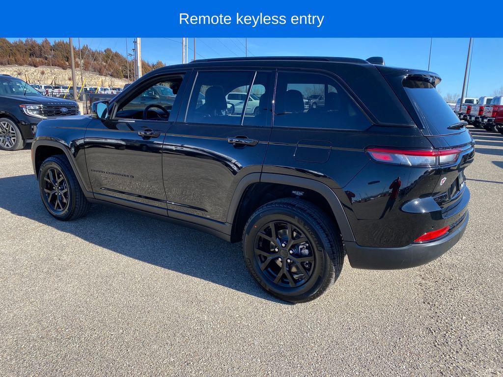 new 2025 Jeep Grand Cherokee car, priced at $47,330