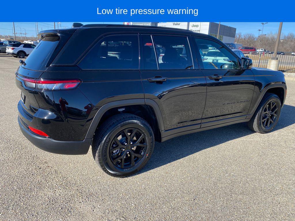 new 2025 Jeep Grand Cherokee car, priced at $47,330