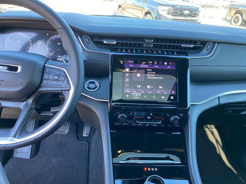 new 2025 Jeep Grand Cherokee car, priced at $47,330
