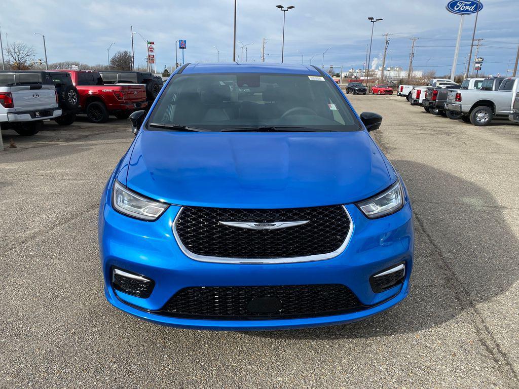 new 2026 Chrysler Pacifica car, priced at $49,500