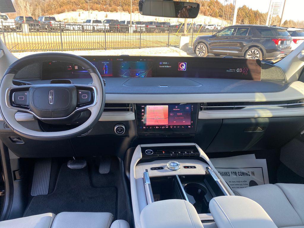 used 2025 Lincoln Navigator car, priced at $88,890