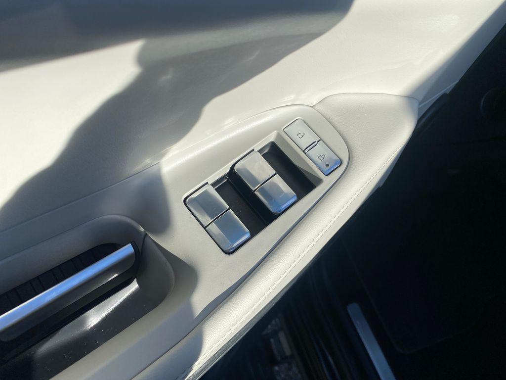 used 2025 Lincoln Navigator car, priced at $88,890