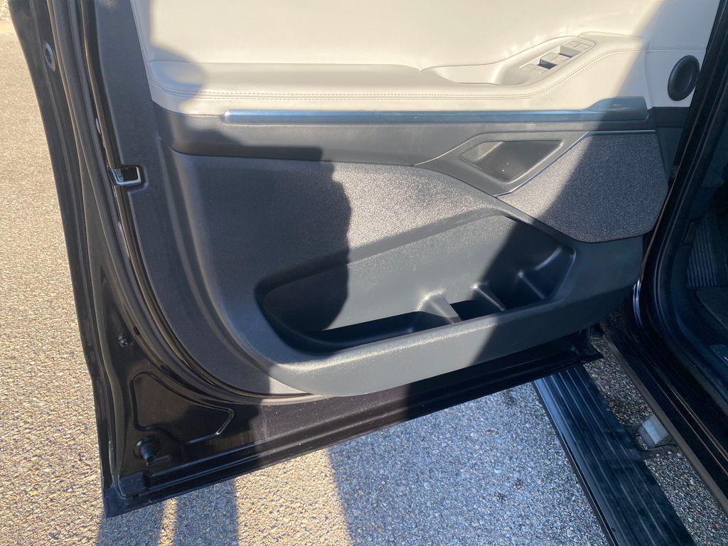 used 2025 Lincoln Navigator car, priced at $88,890