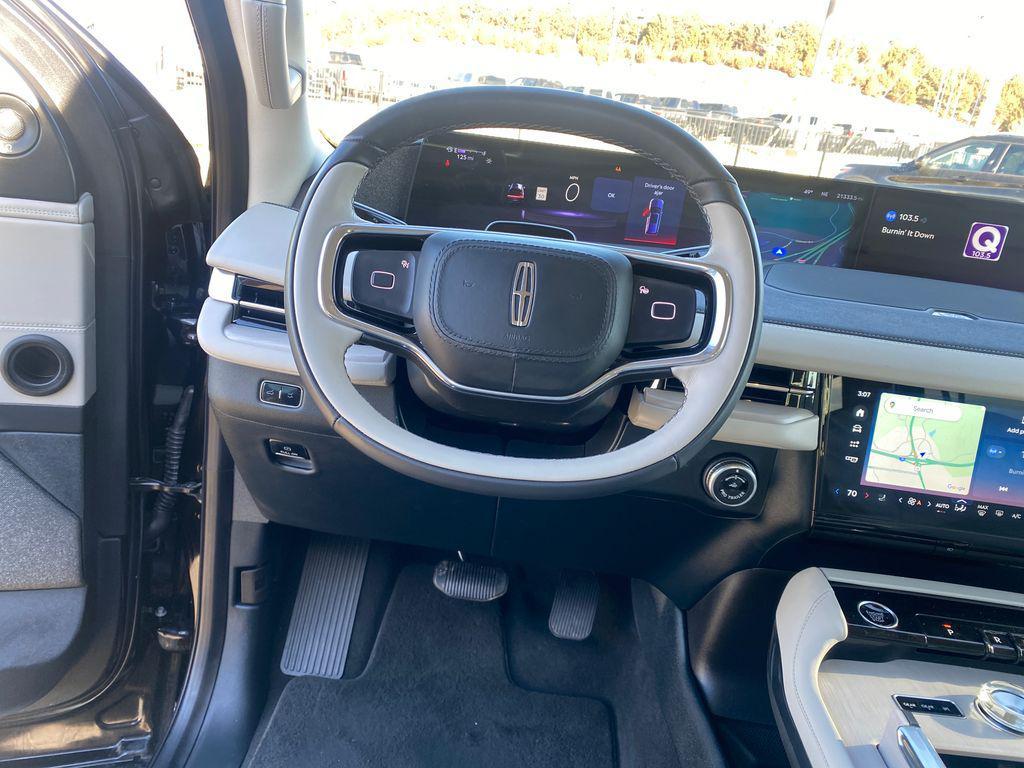used 2025 Lincoln Navigator car, priced at $88,890