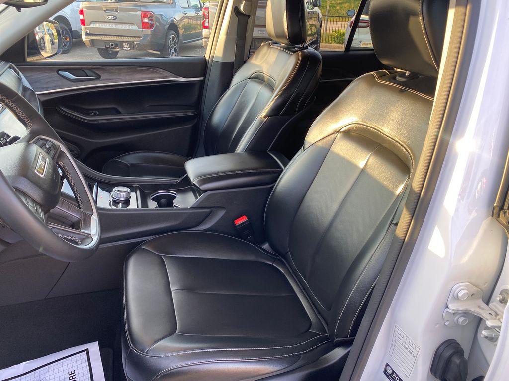 used 2024 Jeep Grand Cherokee car, priced at $30,788