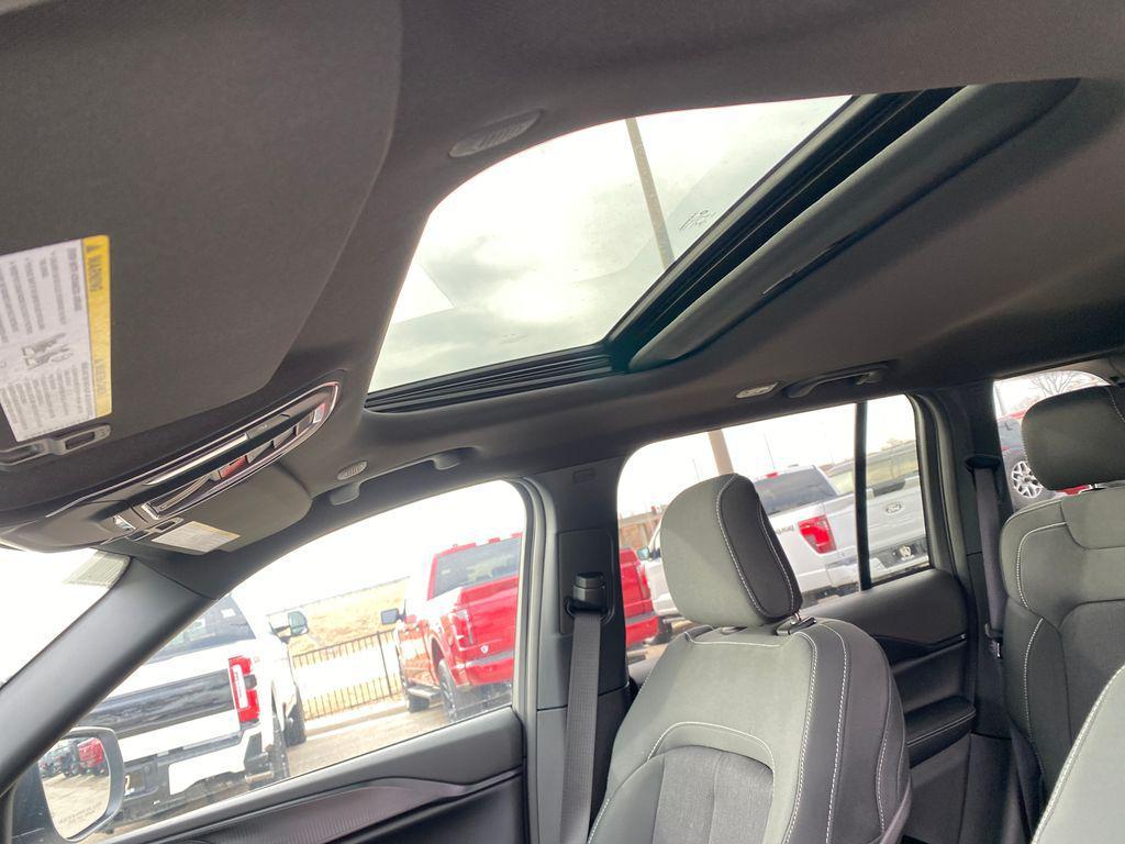 new 2025 Jeep Grand Cherokee car, priced at $43,500