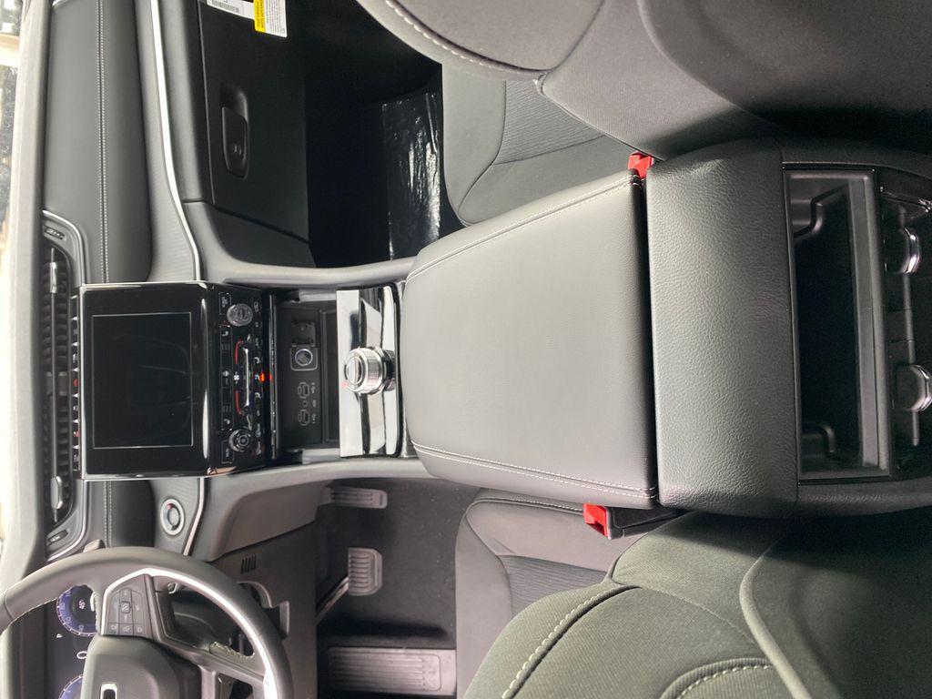 new 2025 Jeep Grand Cherokee car, priced at $43,500