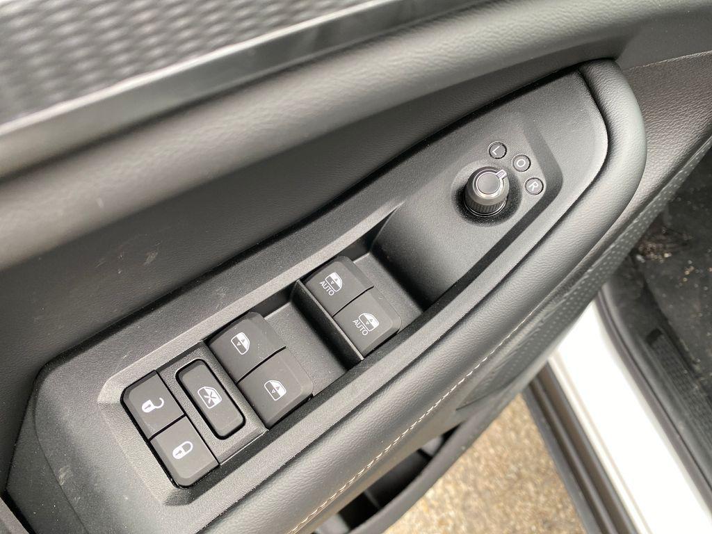 new 2025 Jeep Grand Cherokee car, priced at $45,985