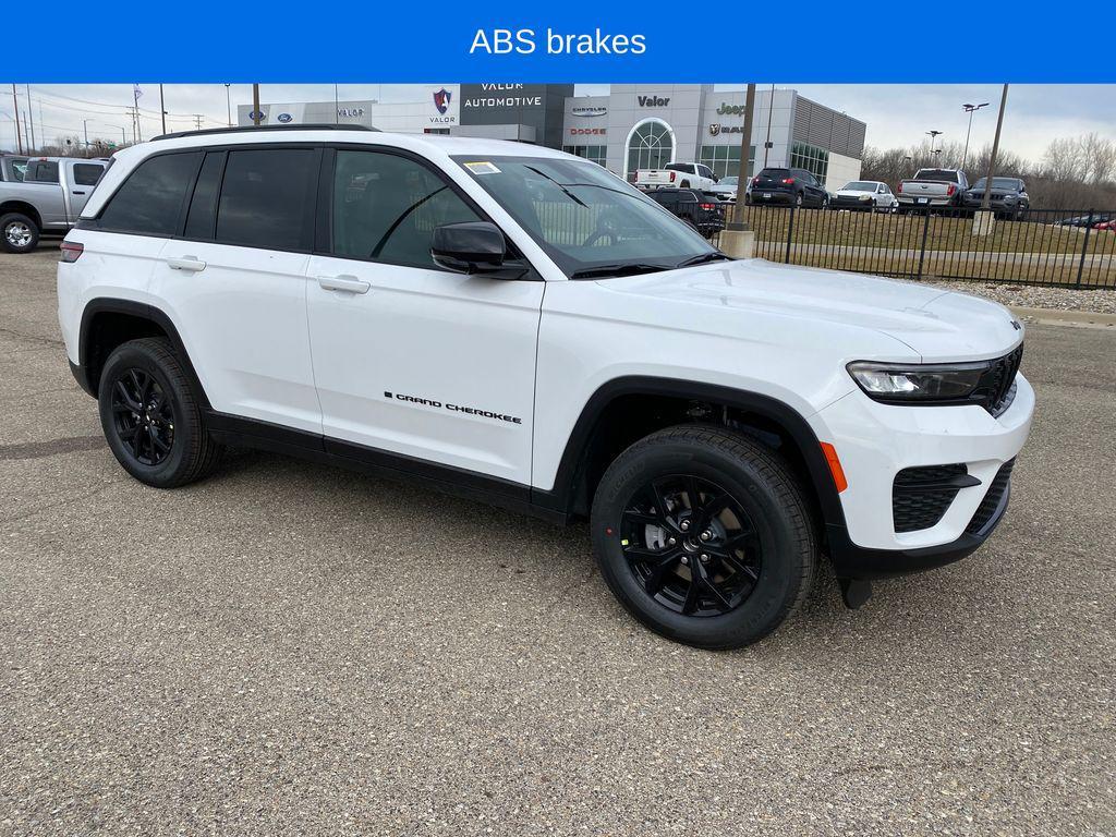 new 2025 Jeep Grand Cherokee car, priced at $45,985