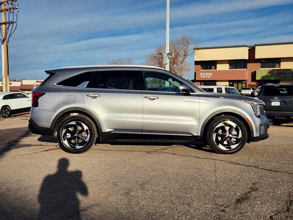 used 2025 Kia Sorento Plug-In Hybrid car, priced at $41,000
