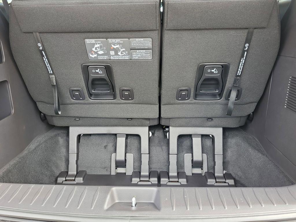 new 2026 Kia Carnival Hybrid car, priced at $43,094