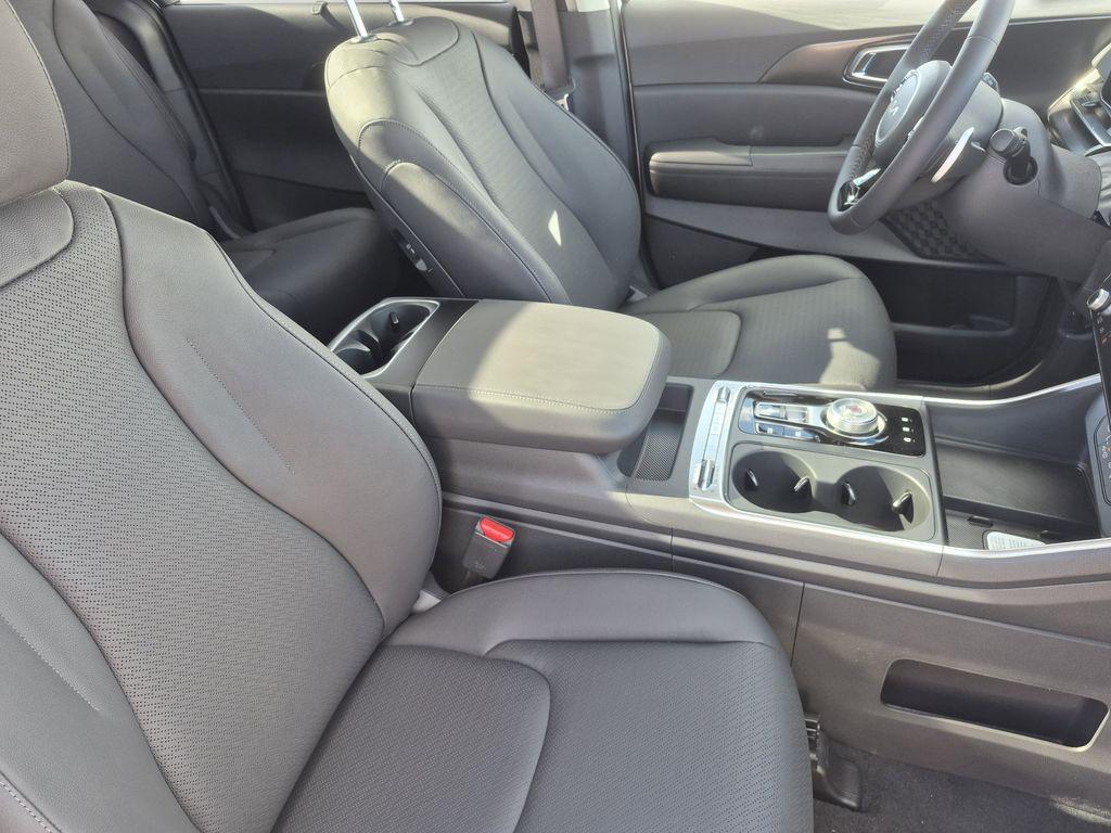 new 2026 Kia Carnival Hybrid car, priced at $53,189