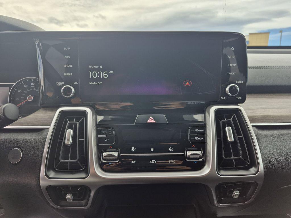 used 2023 Kia Sorento car, priced at $28,000