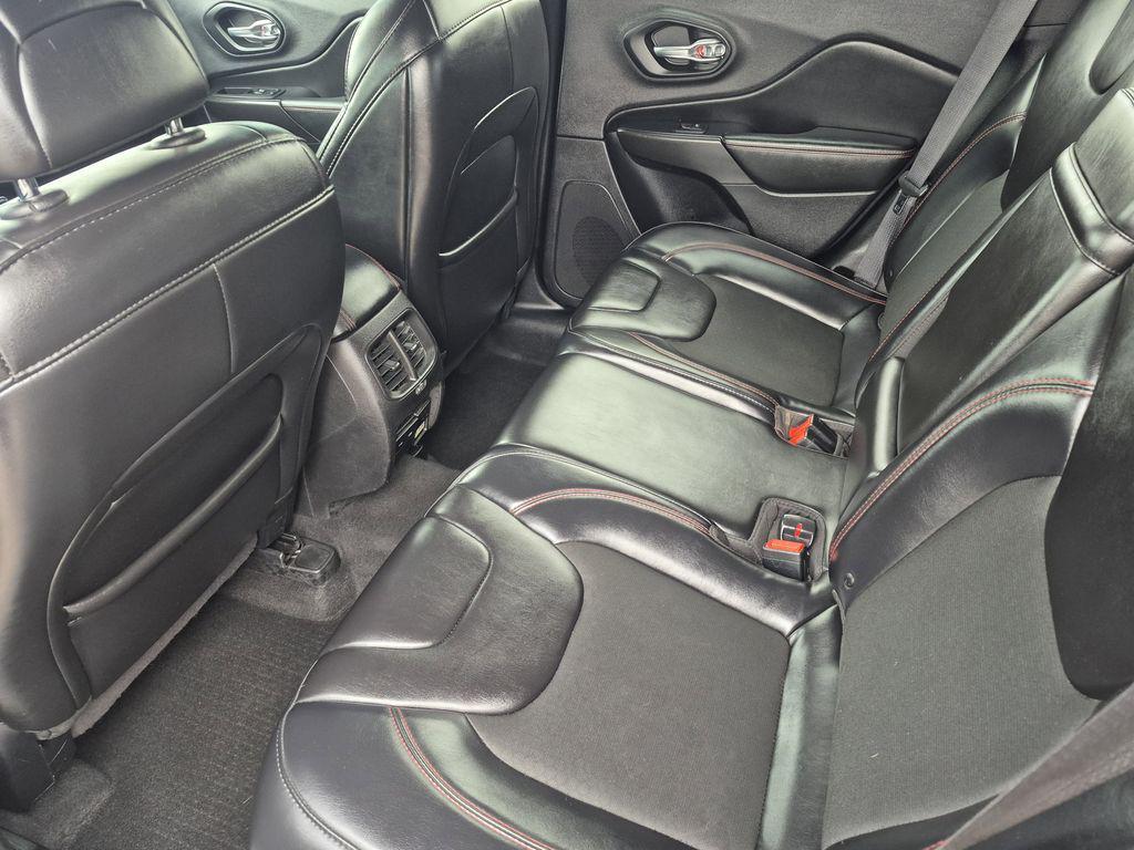 used 2019 Jeep Cherokee car, priced at $13,498