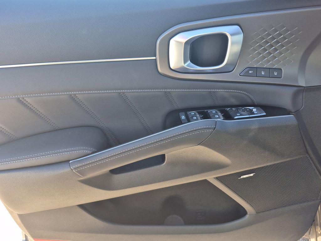 new 2026 Kia Sorento Hybrid car, priced at $44,395