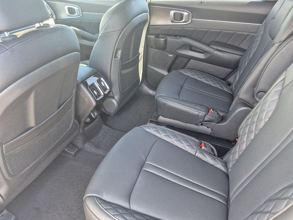 new 2026 Kia Sorento Hybrid car, priced at $44,395