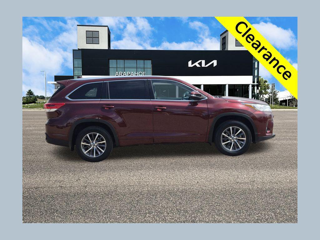 used 2018 Toyota Highlander car, priced at $19,687