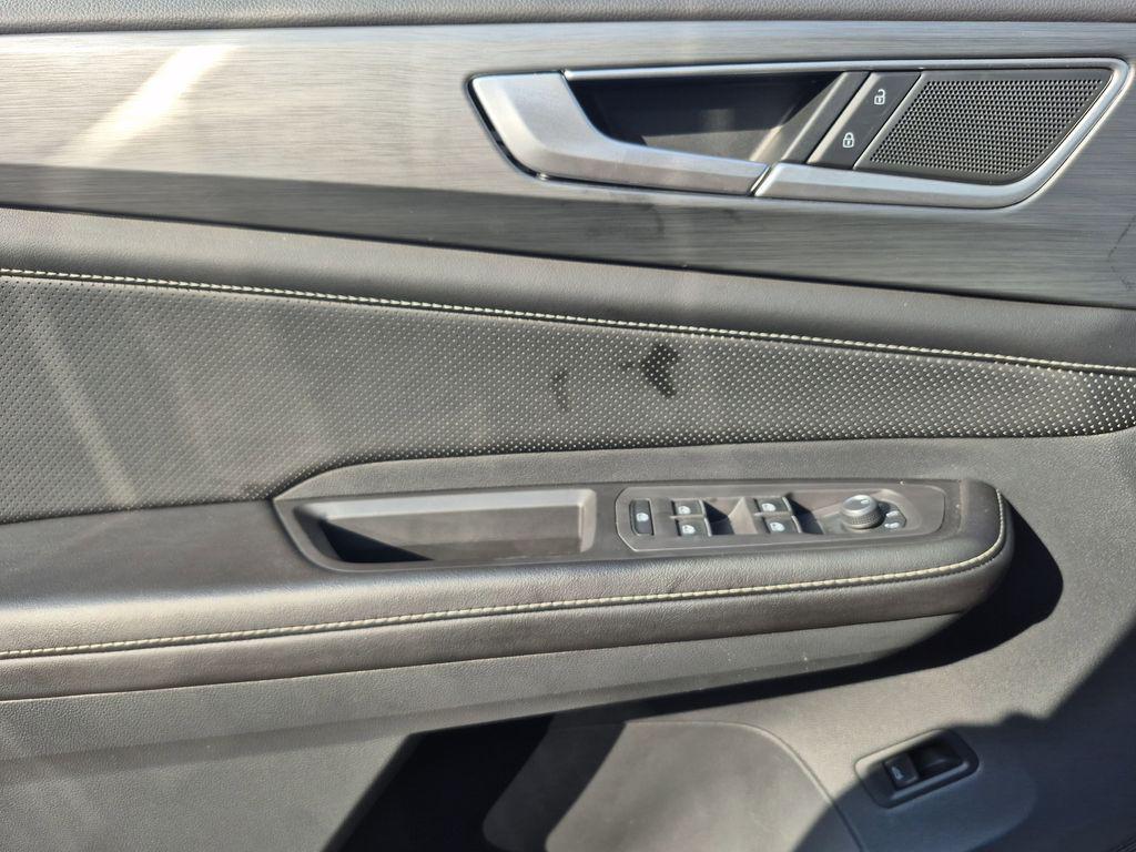 used 2024 Volkswagen Atlas Cross Sport car, priced at $26,987