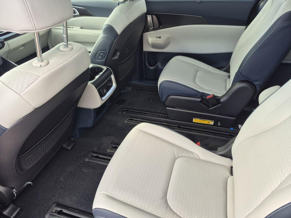 new 2026 Kia Carnival Hybrid car, priced at $53,189