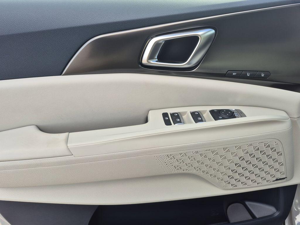 new 2026 Kia Carnival Hybrid car, priced at $53,189