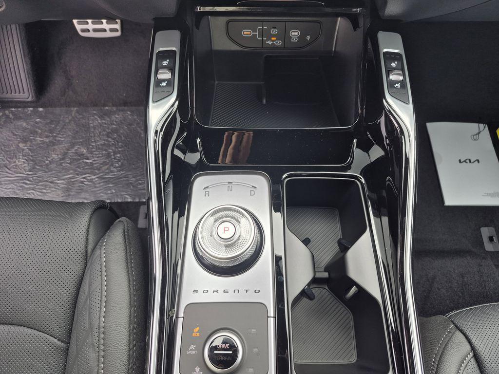 new 2026 Kia Sorento Hybrid car, priced at $44,132