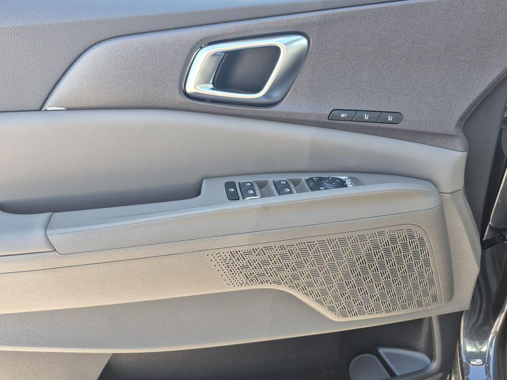 new 2026 Kia Carnival car, priced at $40,902