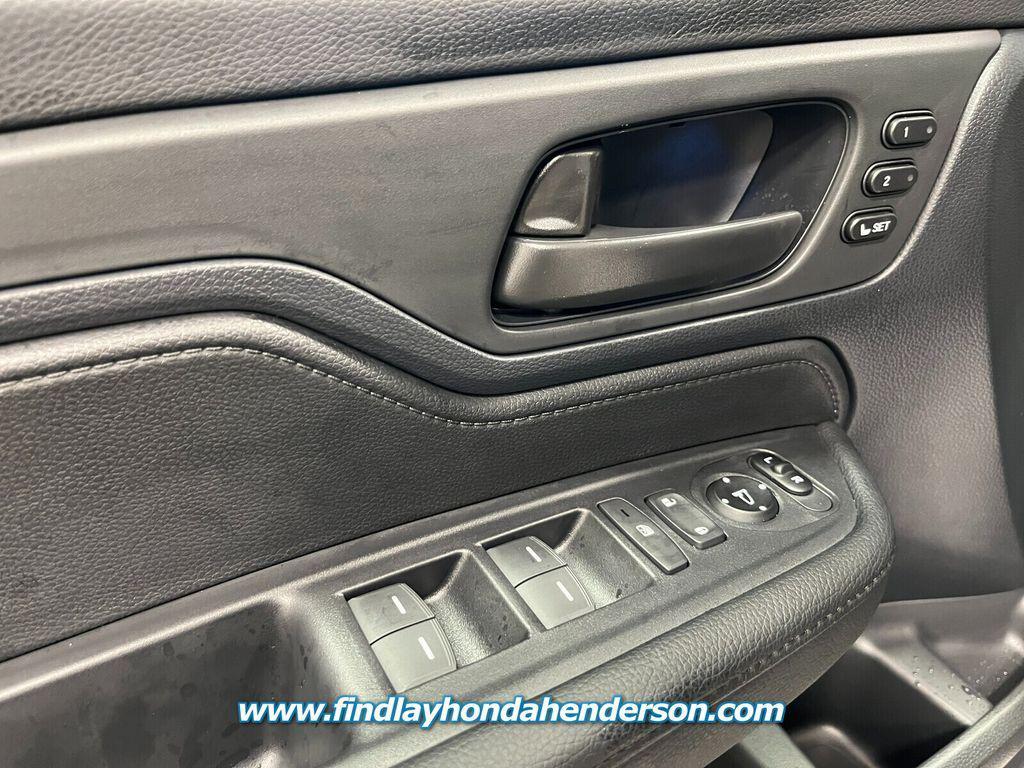 new 2026 Honda Odyssey car, priced at $43,571