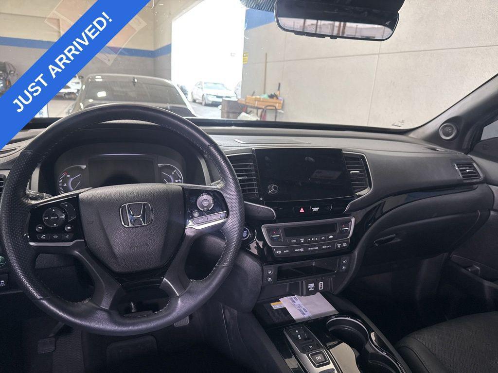 used 2022 Honda Passport car, priced at $31,995