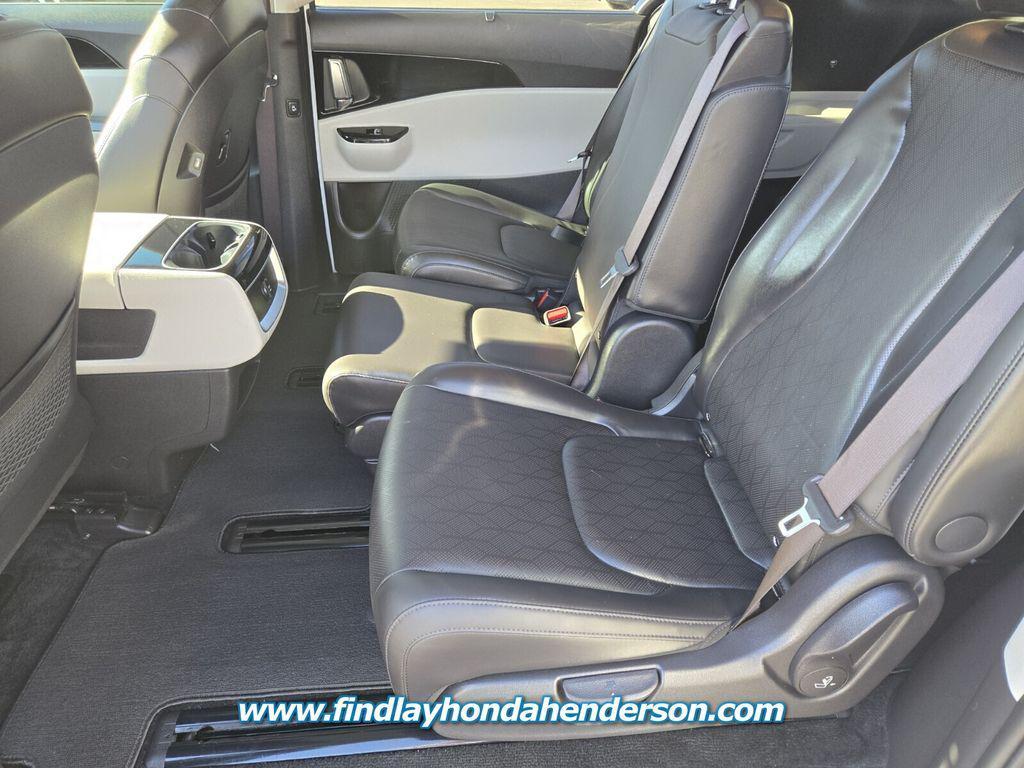 used 2024 Kia Carnival car, priced at $33,984
