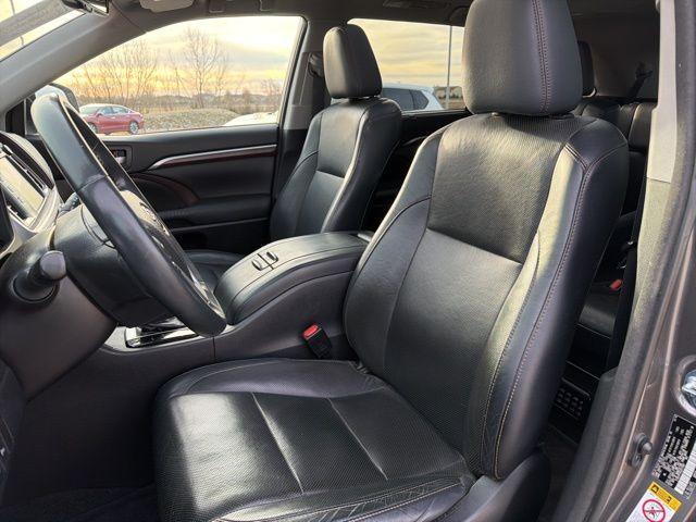 used 2016 Toyota Highlander Hybrid car, priced at $20,494