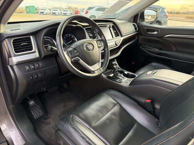 used 2016 Toyota Highlander Hybrid car, priced at $20,494