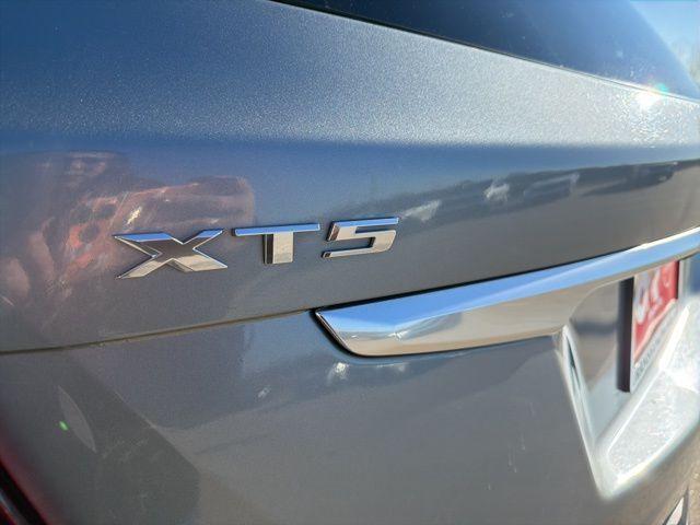 used 2023 Cadillac XT5 car, priced at $32,996