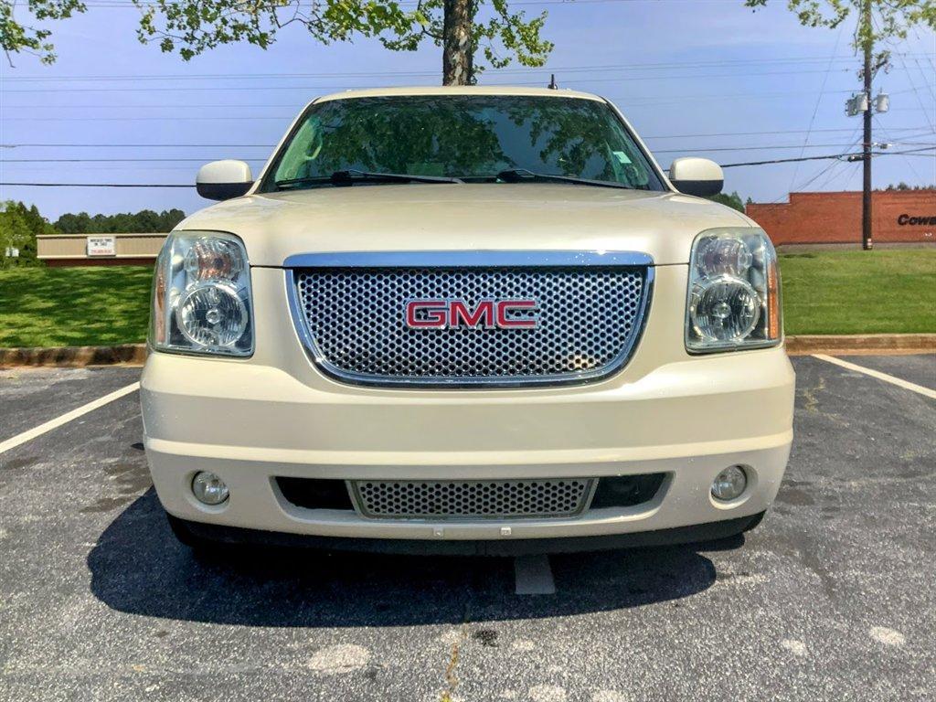 used 2013 GMC Yukon XL car, priced at $13,995
