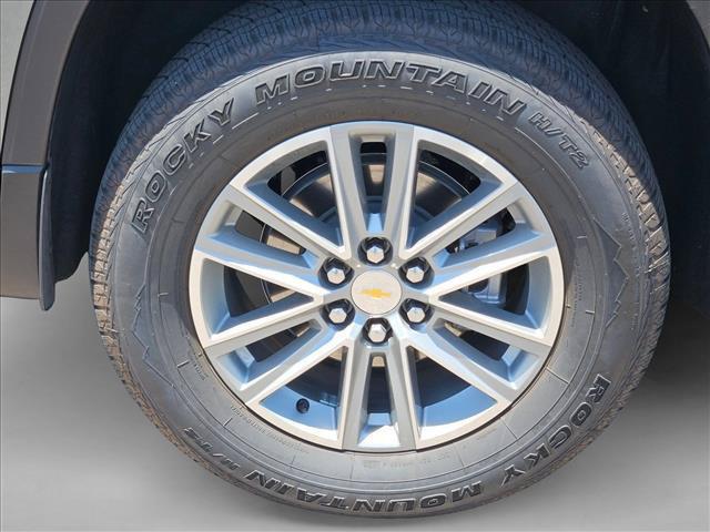used 2023 Chevrolet Traverse car, priced at $29,194