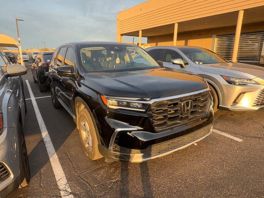 used 2025 Honda Pilot car, priced at $37,585