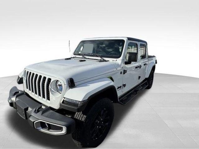 used 2022 Jeep Gladiator car, priced at $28,391