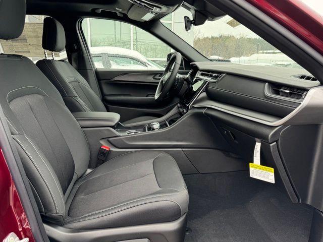 new 2025 Jeep Grand Cherokee car, priced at $42,643