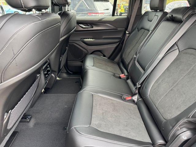 new 2025 Jeep Grand Cherokee car, priced at $43,355