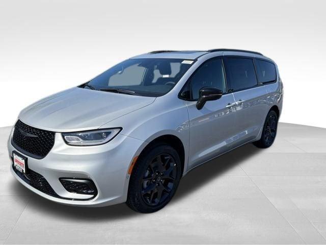 new 2026 Chrysler Pacifica car, priced at $48,325