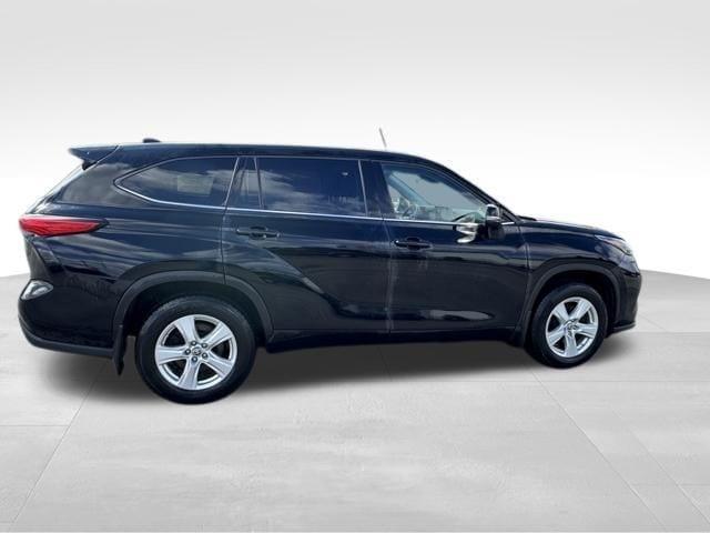 used 2022 Toyota Highlander car, priced at $29,477