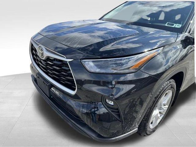 used 2022 Toyota Highlander car, priced at $29,477