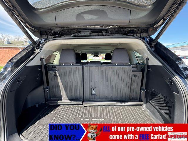 used 2022 Toyota Highlander car, priced at $28,658