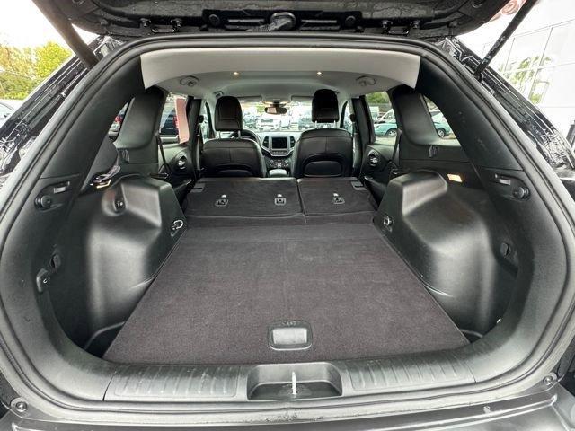 used 2023 Jeep Cherokee car, priced at $25,288