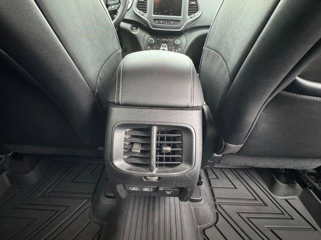 used 2023 Jeep Cherokee car, priced at $25,288