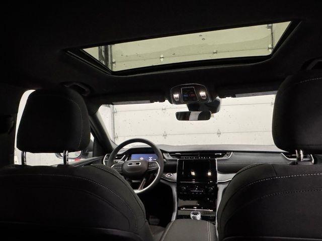 new 2025 Jeep Grand Cherokee car, priced at $42,143