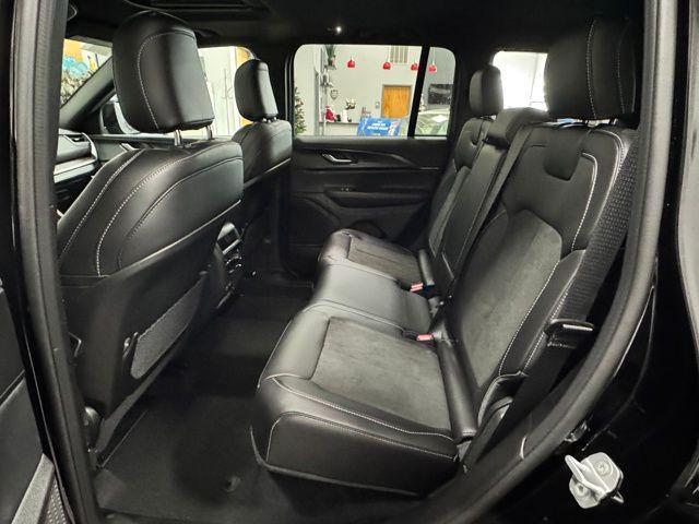 new 2025 Jeep Grand Cherokee car, priced at $44,828