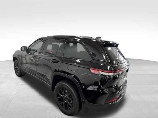 new 2025 Jeep Grand Cherokee car, priced at $44,828