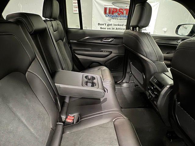 new 2025 Jeep Grand Cherokee car, priced at $44,828