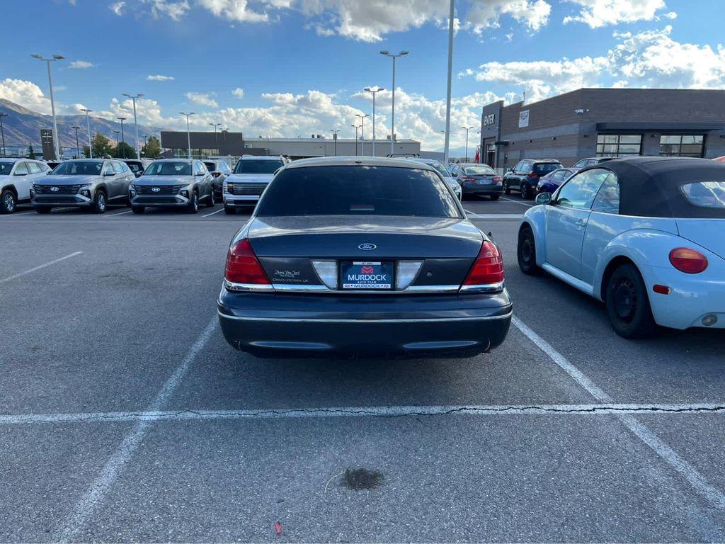 used 2005 Ford Crown Victoria car