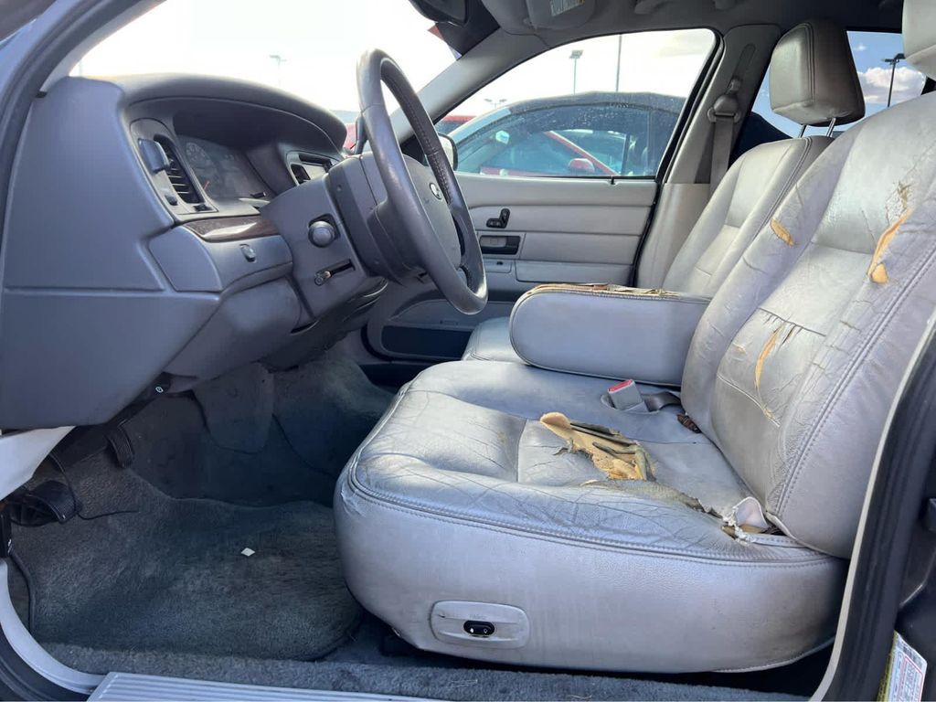 used 2005 Ford Crown Victoria car